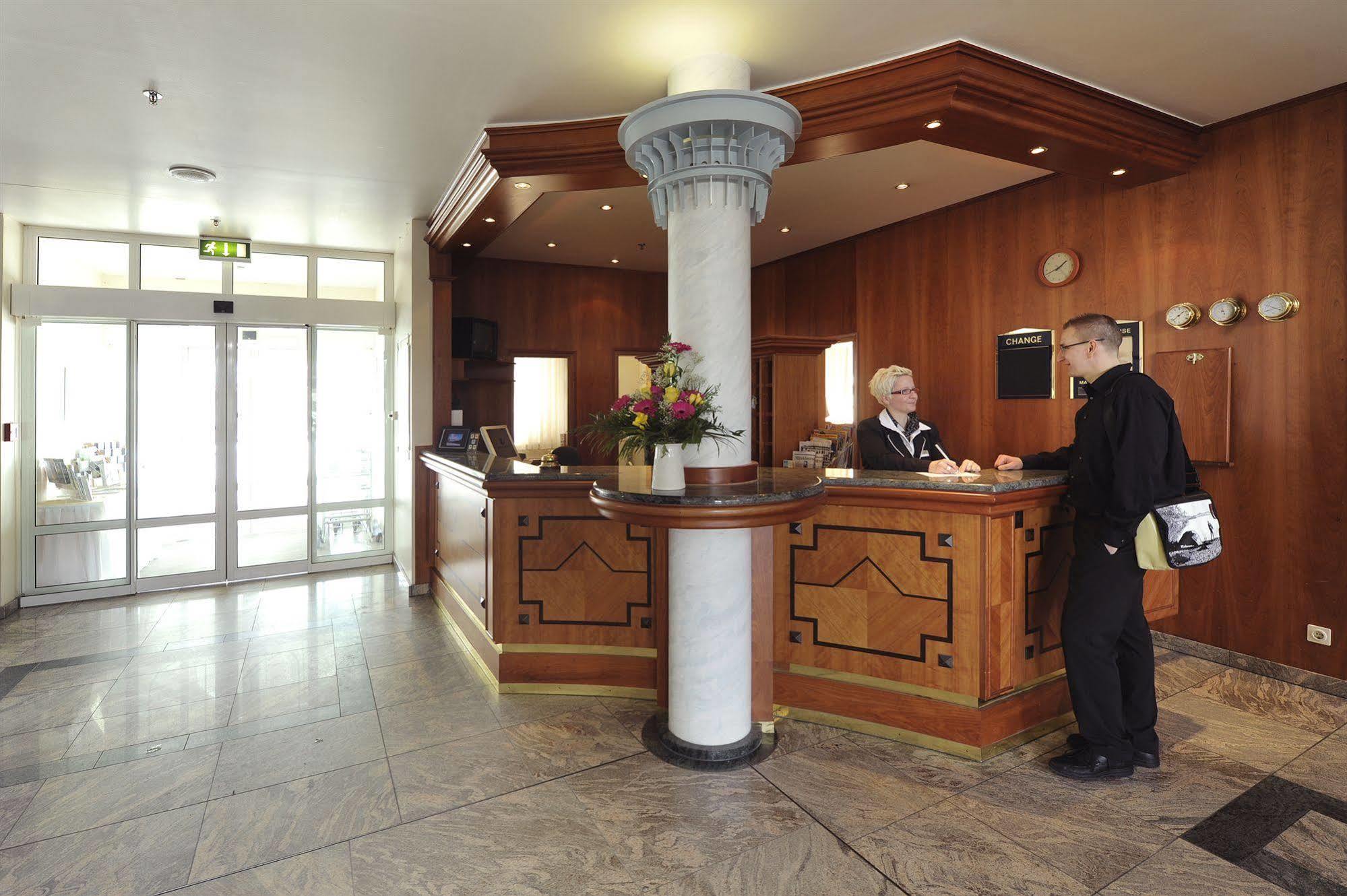 Bernstein Schlosshotel Ballenstedt Exteriör bild